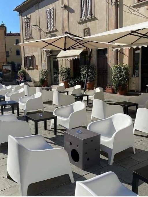Lajatico Rentals - Terrazza Sul Tramonto Del Silenzio 外观 照片